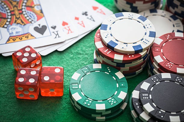 Mobile Ocean King interface showing bet placement and live dealer view on smartphone